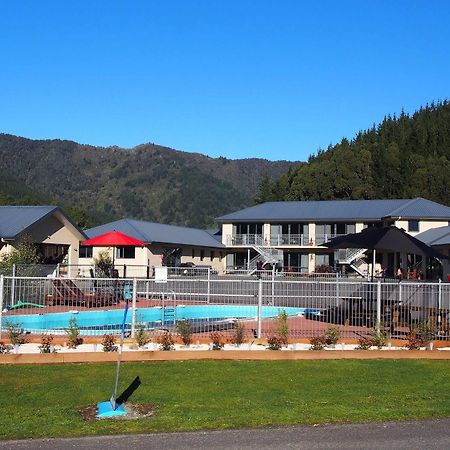 Linkwater Motel And Backpackers Exteriör bild